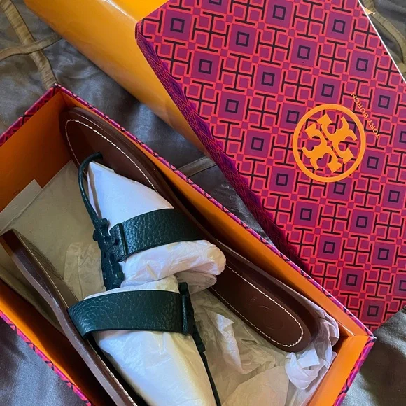 Tory Burch Sandals. Has never been worn . Absolutely beautiful! - Picture 5 of 5
